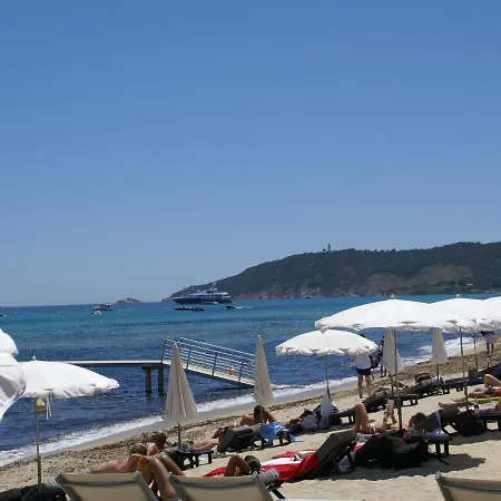 Lovely In Grimaud Near Seabeach *