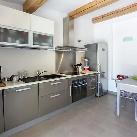 Lovely In Grimaud Near Seabeach