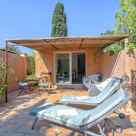 Lovely In Grimaud Near Seabeach