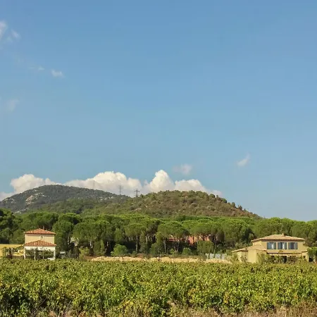 Holiday home Lovely In Grimaud Near Seabeach